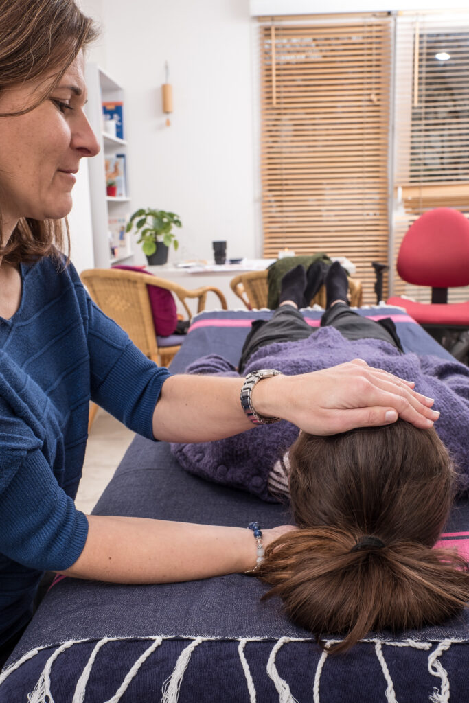 Accompagnement avec douceur et bienveillance, séance de visualisation adolescent : gestion des émotions et du stress, confiance en soi.